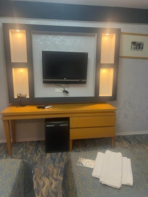 Uenaten Otel Gaziemir ภายนอก รูปภาพ