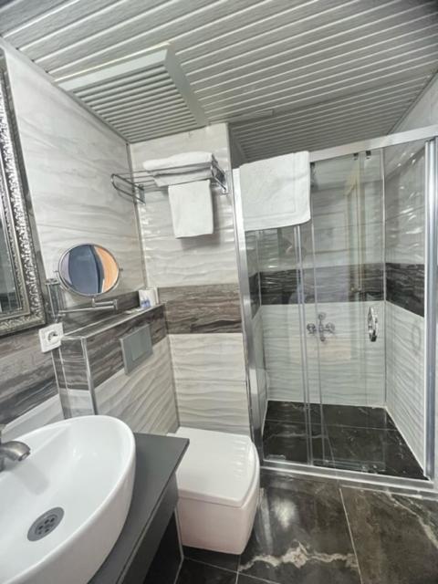 Uenaten Otel Gaziemir ภายนอก รูปภาพ